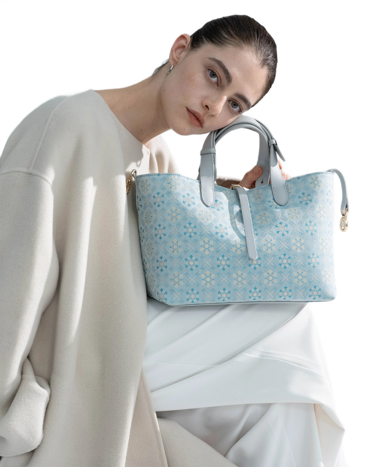 Elegant Floral Pattern Tote Bag